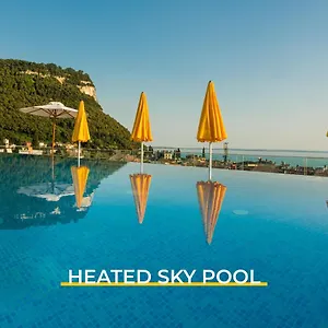**** Hotel Sky Pool Sole Garda Italien